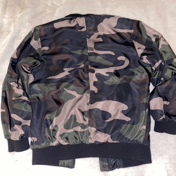 🔻 GUESS Kids Camo Bomber Jacket Size 10 - Picture 6 of 9